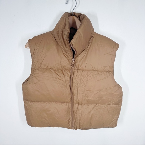 NWOT Tan Cropped Puffer Vest Medium Zip Up - Picture 2 of 6